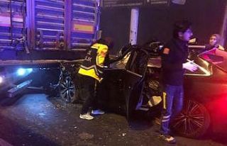 Kütahya’da feci kaza: Tıra arkadan çarpan otomobildeki...