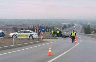 Kütahya’da otomobil ile traktör çarpıştı:...