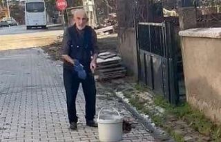 Kütahya’da yaşlı adamdan çevreye örnek temizlik...