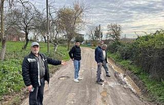 Mahallenin yıllardır süren yol çilesi vatandaşı...