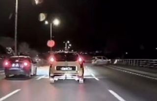 Makas atan otomobil kazaya neden oldu