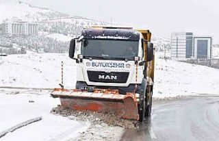 Malatya’da karla mücadele sürüyor