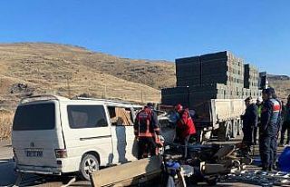 Malatya’da tır ile minibüs çarpıştı: 3 ölü