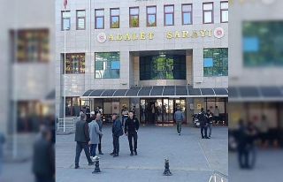 Manavgat Belediyesindeki rüşvet davasında tutuksuz...