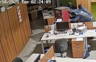 Manisa’da 2 milyon avroluk soygun kamerada: Çelik...