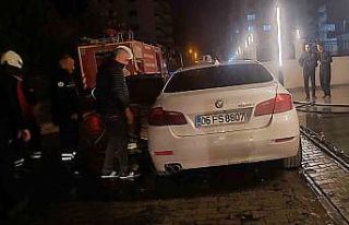 Mardin’de lüks otomobil alev alev yandı