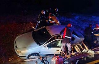 Mardin’de şarampole devrilen otomobilde 2 kişi...