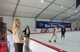 Merkezefendi’de buz pateni pisti açıldı