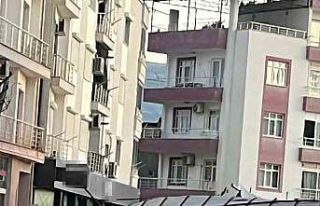 Mersin Mut’ta fırtına çatıyı uçurdu