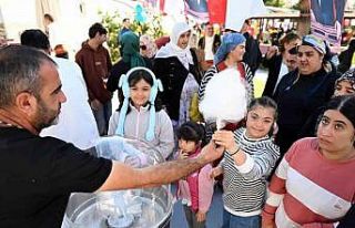 Mersin’de özel gereksinimli bireyler renkli atölyelerde...