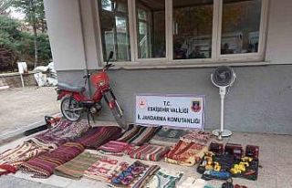 ‘Mezarcıyız’ deyip 20 evi soyan 2 şüpheli...