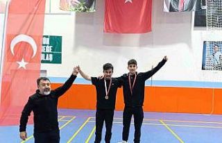 Mudanya Anadolu İmam Hatip Lisesi, güreşte zirveye...
