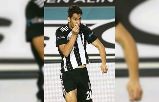 Necip Uysal: "Kariyerime bu forma altında nokta...