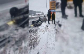 Nevşehir’de kontrolden çıkan otomobil takla attı:...