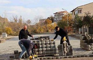 Oltu’da 115 bin metrekare parke taş döşendi