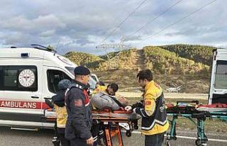 Ölümle sonuçlanan kazada yaralanan kamyon sürücüsü...