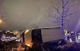 Otomobil ile hafif ticari araç çarpıştı: 3 yaralı