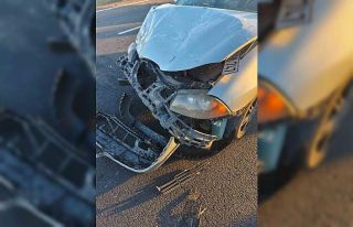 Otomobil ile kamyonet çarpıştı: 5 yaralı