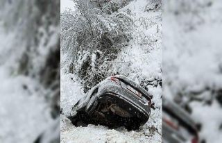 Otomobil kanala uçtu: 5’i çocuk 8 yaralı