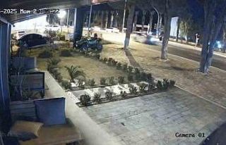 Otomobilin çarpması ile metrelerce yükseğe savrulan...