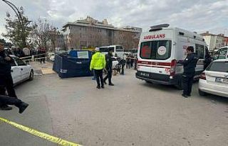 Otomobille çarpışan motosikletten savrulan liseli...