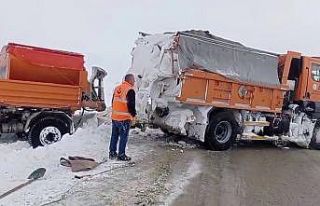 Palandöken geçidinde karla mücadele ekiplerinin...
