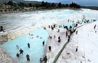 Pamukkale 2026’yı dolu dolu karşılıyor