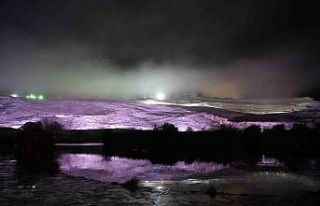 Pamukkale travertenlerinde yağmur sonrası oluşan...