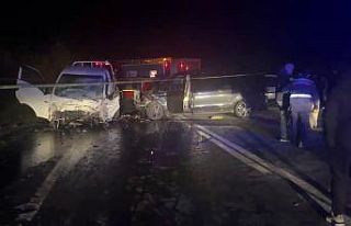 Panelvan ile kamyonet çapıştı: 1 ölü, 3 yaralı