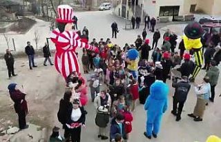 Perdede oyun köyde şenlik var