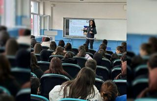 Polisten lise öğrencilerine yönelik eğitim