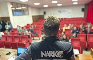 Polisten üniversite öğrencilerine uyuşturucu ile...