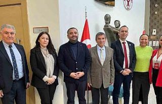 Prof. Dr. Üstün Dökmen İzmir’de ailelerle buluştu