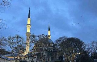 Regaip Kandili’nde vatandaşlar Eyüpsultan Camii’ne...