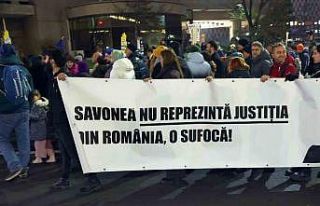 Romanya’da binlerce kişi, yargıdaki usulsüzlükleri...