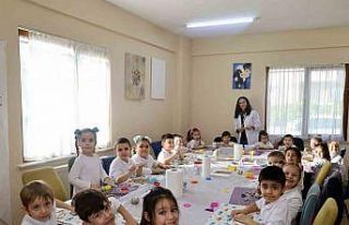 SAMEK atölyelerinde minikler seramikle, gençler...