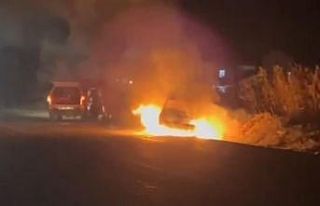 Şanlıurfa’da bir kişi otomobilini ateşe verdi