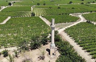 Sarıgöl’ün simgesi ’Kırık Minare’ zamana...