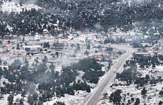 Seydikemer yaylaları beyaza büründü