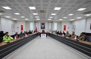 Siirt’te karla mücadelede 200 araç ve 600 kişi...