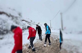 Siirt’te mahsur kalan diyaliz hastası kurtarıldı