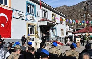 Şırnaklı öğrenciler köyde kitap yazıp imza...