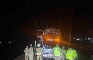 Şırnak’ta seyir halindeki tır alevlere teslim...