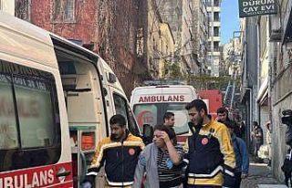 Şişli’de 2 katlı binada yangın paniği: Hastane...