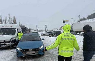 Sivas’ta etkili olan kar, hayatı durma noktasına...