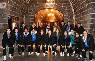 Siverek Belediyesi, Ağrı kadın futbolcularının...