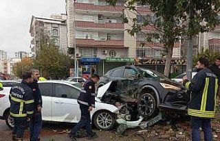 Siverek’te otomobiller çarpıştı: 2 yaralı