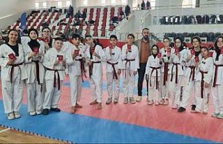 Siyah kuşak sınavında Afyonkarahisarlı sporculardan...