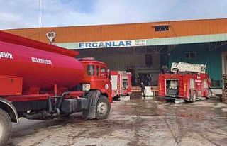 Soğuk hava deposundaki yangın paniğe neden oldu