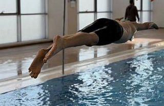 Tavşanlı’da yüzme rekoru, 1000 kişi yüzme öğrendi